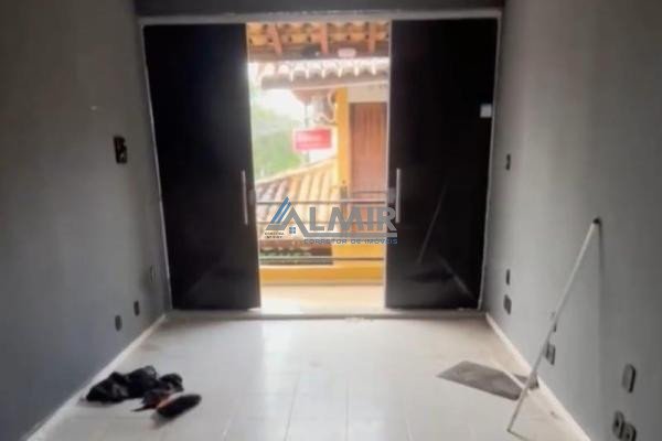 Sala comercial localizada na Rua Saldanha Marinho