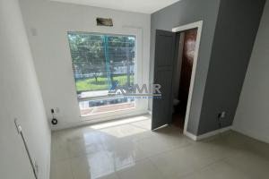 Sala comercial localizada na Av. Navegantes
